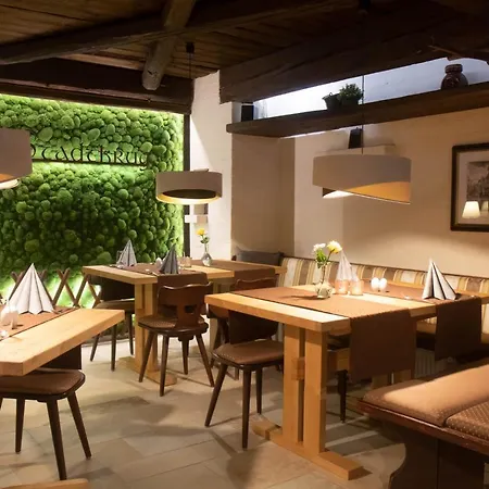 Отель Stadtkrug 3*