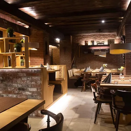 斯塔德特库鲁格酒店 酒店 魏登