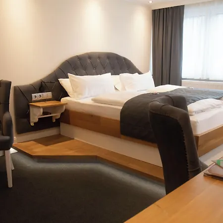 Stadtkrug Hotel 3*